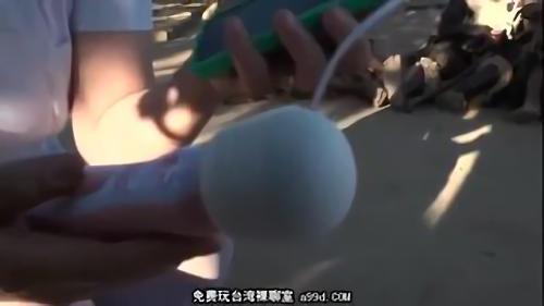 『看護師』なんとご婦人看護師。奉仕精神あふれるやさしさにエキサイトを抑えられない童貞原住民。そしてガマンできなくなったギン勃ち原住民チ！