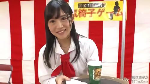 『中出し』カップルで賞金GETレクリエーションにチャレンジ。彼女が「がに股空気椅子」の状態で制限時間を耐久しながら、真下には勃起し！