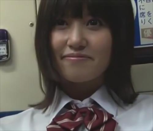 『ギャル』DANDYリサーチ員が間違えたフリをして女子校通学バスに乗り込むと、まわりの女子校生は興味津々。やがて、まわりに気づかれないように！