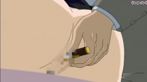 【エロアニメ】大胆な手口で行われる痴漢。婦警もターゲットとなってしまう！！