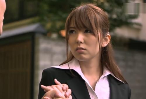 ＜人妻NTR＞美人女教師が自分の教え子から膣奥に突きまくられイキ狂う【波多野結衣】
