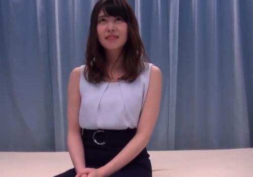 ＜マジックミラー号NTR＞美人JDをマッサージからフェラさせて膣奥まで突っ込む