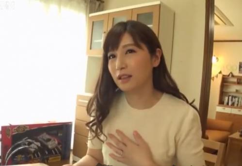 《人妻NTR》専業主婦は、暇なお昼に自宅で気持ちいいことしてます