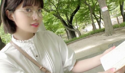 メガネをかけた文学美少女じつは超エロいSEX大好き痴女で喘ぎ続ける【石原希望】