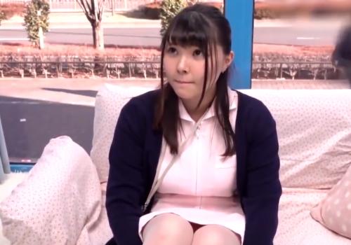 ＜マジックミラー号NTR＞巨乳美人看護師がパイ擦り筆おろしで中出しされる