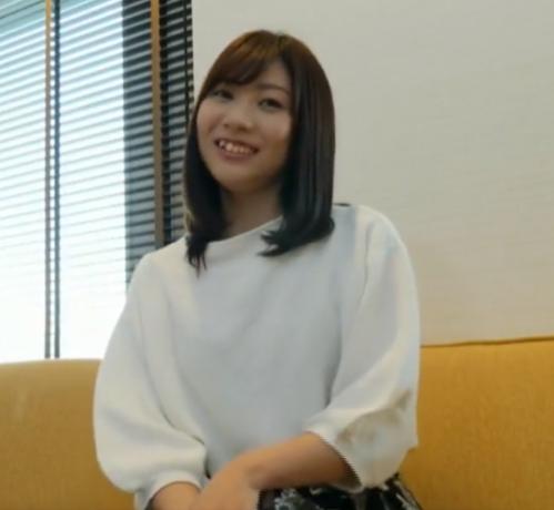 笑顔が可愛い32歳人妻がセックスレスの夫をほっといて別の男とハメ撮りセックス