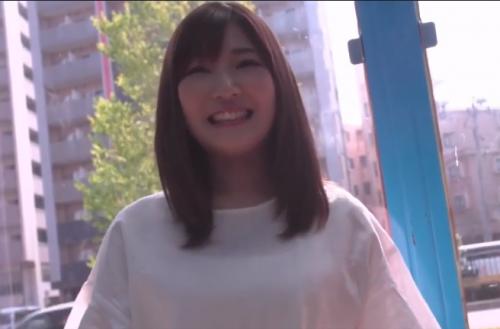 【女子大生×中出し】彼氏のチン○当てゲームでハズレを引いた女子大生に中出しプレゼント