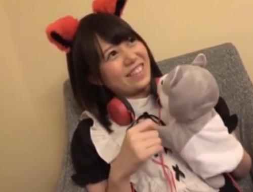 【コスプレ×ナンパ】メイドコスした店員さんをナンパしネコミミ付けてセックス