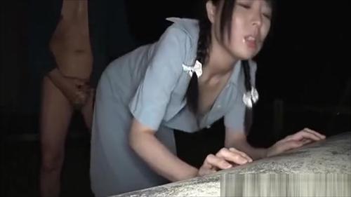 『露出』黒髪ストレート、パイパン、小ぶりなセンシブルバスト、清純そのものなのにオチンチンが大好き！中出し大好き！なエンジェルのような癒し系！