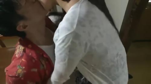 『おばさん』人の妻という座に収まったからといって、好き者の本性はおいそれと鎮まるものじゃございません。まわりには男がゴマンといるわけで！