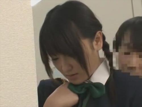 『性奴隷』お嬢様学校に通う清純な女子校生を制服好きの痴〇師が狙う。通学バスや英会話教室で痴〇に襲われる女子校生は男に免疫がないのか恐怖で身体！