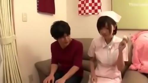 『小倉ゆず』人気女優が素人のお宅に突撃訪問する「お貸しします」関係のものにスマート身体にFカップ、ショートカットもまぶしいパイパンガール・小倉！
