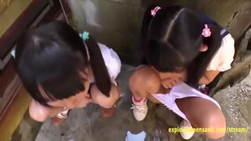 『露出』少女「りな」と「あさみ」とオッサンのハメ撮り動画。日焼けアトが残る貧乳パイパン少女りなとあさみ。ビデオカメラ、一眼レフ、盗撮用カメ！