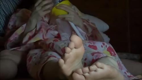 『妹』血の繋がった兄と妹の不許可の肉体関係。誰も見知らぬ温泉宿で兄と妹がツーショット。兄の目的は1日中妹を抱き孕ませる事。処女！