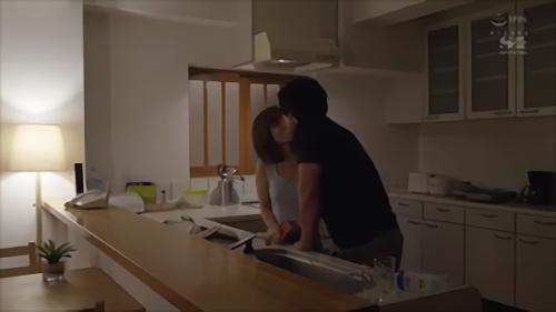 『淫語』会社の元同期で彼女の「ゆきの」と親友「みなみ」と同じ屋根の下で暮らし始めたが、うだつが上がらないフリーターの俺に愛想を尽かし他の男！