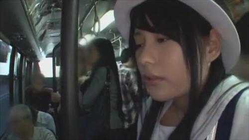 『性奴隷』路線バスで見つけたかわいい女子○○生を一週間、観察。もー辛抱たまらない…。遂に接触を試み、手が伸びる！痴〇に気付い彼女は声も出せず！