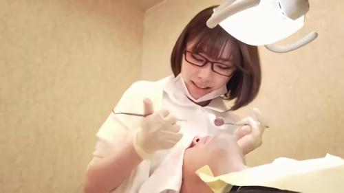 『マスク』こっそり！リアクションを存分に楽しむと、乳首責めで焦らして、自コキドピュンさせちゃう小悪魔的寸止め治療！
