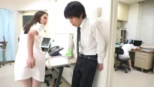 『パンスト』勃起したチ○コを見ると女もその気に！