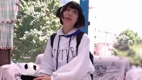 『美少女』「イラマされてとろけちゃいましたモ！」テレビタレントの追っかけをしているという女の子がマジックミラー号に乗車！おちん○んの形したア！