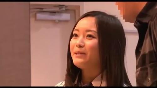 『辱め』今回はパチンコ店で働くバイト娘を‘店内まるごと中出し襲撃’する特別編。営業中に客を装った男が急接近！死角や景品カウンターに忍び込ま！