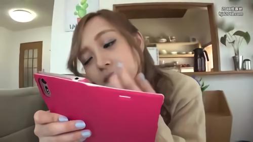 『ランジェリー』めっちゃカワイイんだけど、ちょっぴりおツムの弱いえりちゃん。オッサンとHするのは嫌々だったりするくせに、精子が出るとお願！