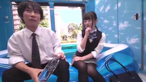 『素人ナンパ』コスレ係数ゼロ素股！街で声をかけたフレンド同士の男女に大量ローション1リットルを使って恥じらい素股にチャレンジしてもらいました！ゼ！
