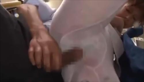 『羞恥』夏場に見かける男を惑わす無防備な後ろ姿。さらに本人はわかって穿いているのかズボンが透けている。そんな目のやり場に困る透けパン女をも！