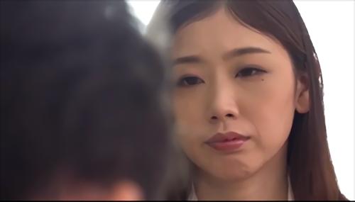 『小松杏』結婚してから段々と会話が減り、夫と無言の時間を過ごすようになった杏。会話があるのは上司の田淵を家に招いた時ぐらい。すれ違う夫婦関係！