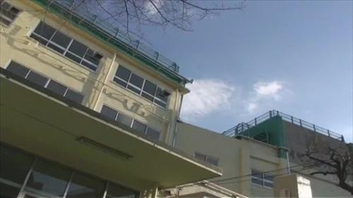 『尻射』男子に混じって野球をしている女子部員『如月優（きさらぎゆう）』。野球一筋で恋愛や性に無関心。だがFカップに成長した彼女の胸はもちろ！