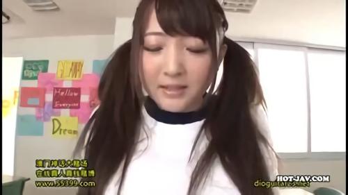 『制服』とってもかわいく、時にイタズラ好きな「ゆい」ちゃんと過ごすSEXな学園性活！肉棒挿入にベビーフェイスは赤く染まり、超センシブルな秘！
