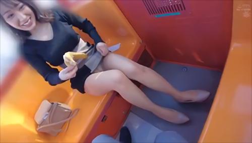 『絶頂』顔面レベル200点超えの美人ちゃんと露出観光を敢行。電車やバスでゾーンを巡りながら近くの便所で簡易フェラチオ。出した精子を口の中に！
