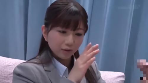 『マジックミラー号』まだスーツを着こなせていない大学を卒業したばっかりのオフィスレディが西新宿のオフィス街で「満たされない人生を送る奥手男子！