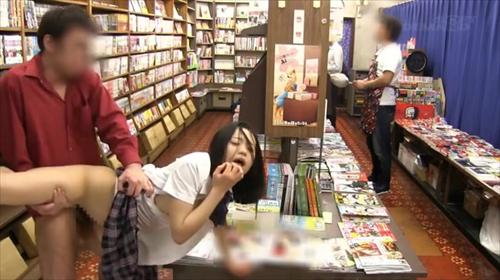 『女子校生』今までとは違う超速攻性ビヤクに女子校生は白目を剥いて涎を垂らしながら潮を撒き散らす！！彼氏が側にいるのに自覚が飛んで助けを呼べない！