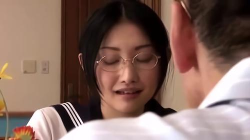 『水嶋あずみ』教育者として人格を疑うような振る舞いを行うが鬼畜！