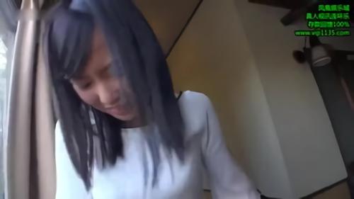 『ちっぱい』早速大男のゴクブトチ○ポを挿入し、次の部屋では制限しておもちゃ責め、宴会中の男達には物の様に引きづり廻される。終わったと思った翌日！