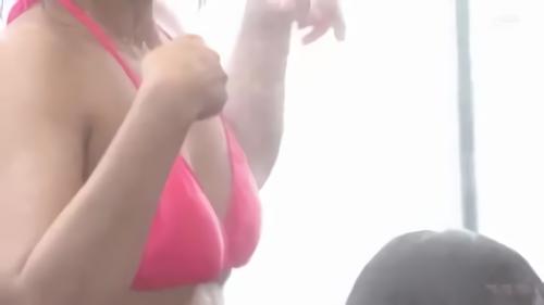 『ビキニ』舎に憧れる都会娘」、他にも「訳あり女子大生」などのバイト娘に囲まれた環境の中、リゾート地で浮かれる彼女らは解放感も増して、それぞれがバイト君に迫り…1！