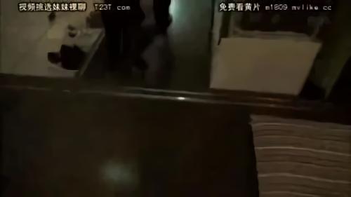 『泥酔』男子のチ○ポをサワサワ弄って挿入おねだり！