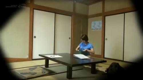『水着』温泉街に居た女性に「混浴温泉の体験モニターをしてもらえませんか？」と声をかけ、混浴をしながらマッサージをし合って、気分が！