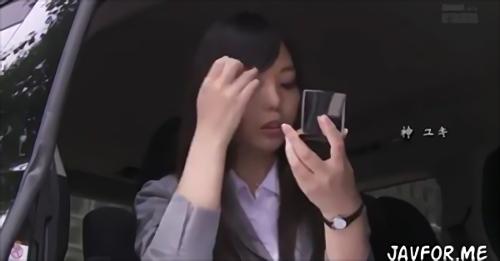 『美乳』ある日、女子アナの美香は報道部長の瀬川に報道番組のサブキャスターをやってみないか、と話を持ち掛けられた。更に瀬川は話を続ける…だだ！