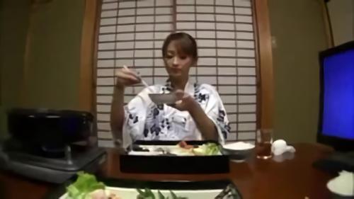 『爆乳』日焼け痕がワイセツな人妻・美里は、情熱的かつ知的で品格の高さを備えている反面、男を混迷させる喜び主義の性格も併せ持ってい！
