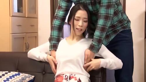 『痴女』ジレンマの巨乳人妻が地方から隣に引っ越してきた大学生を欲望のまま襲う。デカイバストを押しあてウブな地方出身者の大学生を猛烈に誘惑。！
