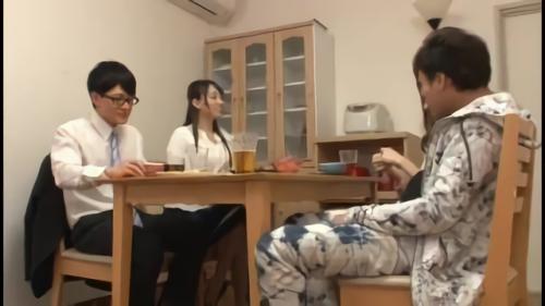 『人妻』結婚した旦那は真面目だけが取り柄で少し物足りない…そう愚痴る姉に夫婦スワッピングを持ちかける遊び人夫婦の妹。断りきれなか！