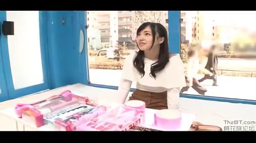 『お漏らし』ローターで感じまくり！イキまくり！ラストは感度いい感じなおマ○コに本物のオトナの肉棒を挿入しちゃいます！