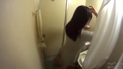『美乳』合コンで知り合った男にお持ち帰りされた素人娘を盗撮！「地元が一緒と知って」「ネイルの話で」「始発までの間に」etc.必死に口説き落！