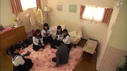 『乱交』若くして格差がついてしまった男女が王様レクリエーションにチャレンジします！Hなことに興味津々なJKたちと童貞くんの妄想！