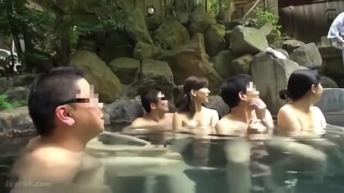 『巨乳』マンネリ夫婦が密かに煽動を求めて利用しているパートナー募集掲示板でスワッピングツアーを開催している男から動画が届いた…。！