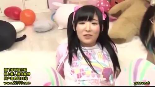 『潮吹き』時代を彷彿とさせる生々しいコスプレSEXや日焼け跡が眩しいスク水SEXなどオヤジ大好き！オヤジのデカチ〇ポはもっと大好きとい！