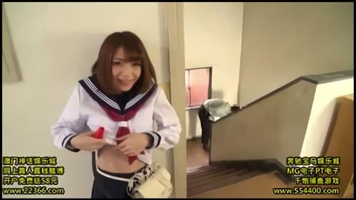 『潮吹き』電圧86倍！超振動のビッグバンローターをマ○コに入れて、いちゃいちゃデート！麻里梨夏ちゃん…カワイイ顔して、露出欲求のあ！
