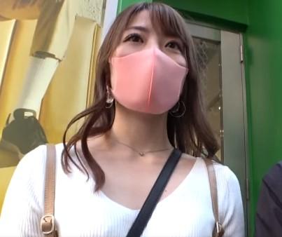 寝取られたい旦那に仕事場に呼び出された美人妻？！そこに男優が飛び入り参加し、カオスになっちゃいました！？【エロ動画】