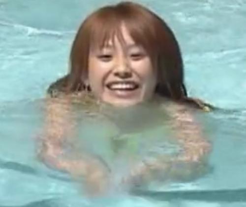 【高橋愛】元モーニング娘のリーダーの貴重な水着ショット？！笑顔が多く、元気をくれます！！【お宝映像】